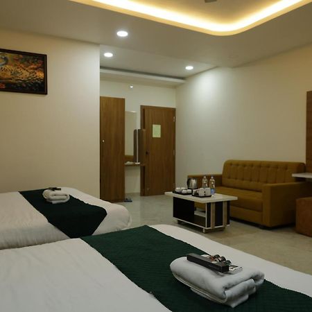 Hotel The Prime Land Hoshangabad Esterno foto