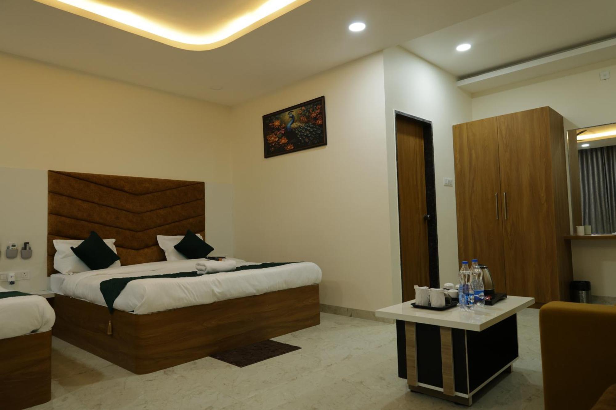 Hotel The Prime Land Hoshangabad Esterno foto